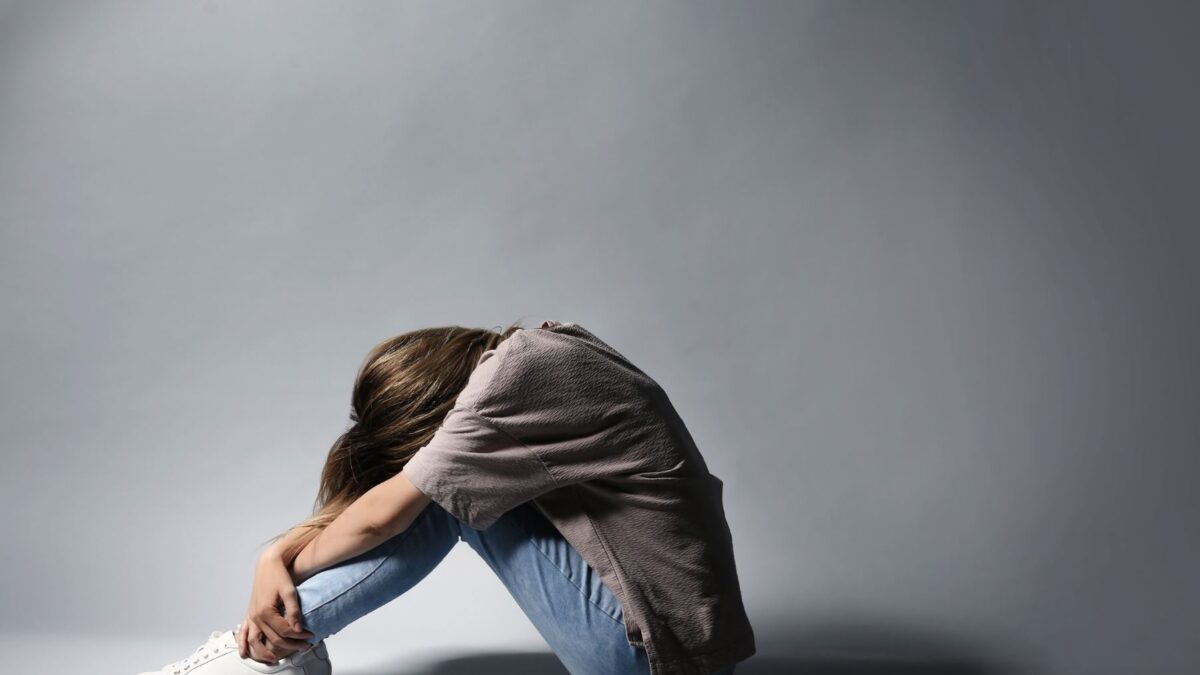 Versteckte Depression Larvierte Depression erkennen und ihre körperlichen Symptome