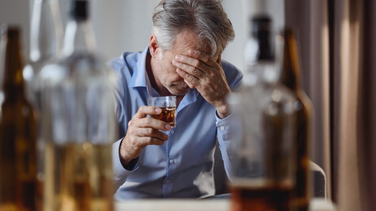 Alkoholsucht: Jellineks 10 Stufen des Alkoholismus