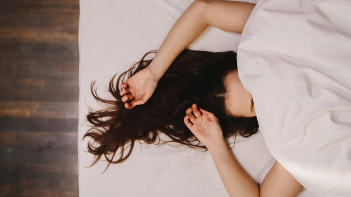 Schlafparalyse was tun, wenn du gelähmt im Wachzustand bist