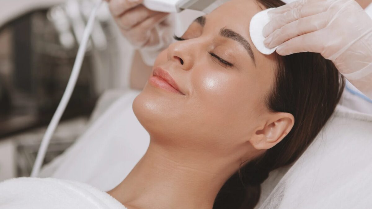 Dermatologische Innovationen im Fokus: So revolutionieren moderne Technologien die Hautbehandlungen