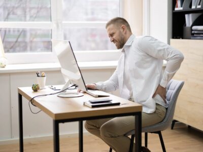 Hilfsmittel zum gerade sitzen im Büro