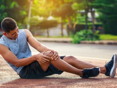 Zerrung schnell wegbekommen Symptome einer Muskelzerrung erkennen und schnell fit werden