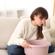 Reflux Symptome Kloß im Hals Wenn Magensaft Beschwerden jenseits der Speiseröhre verursacht