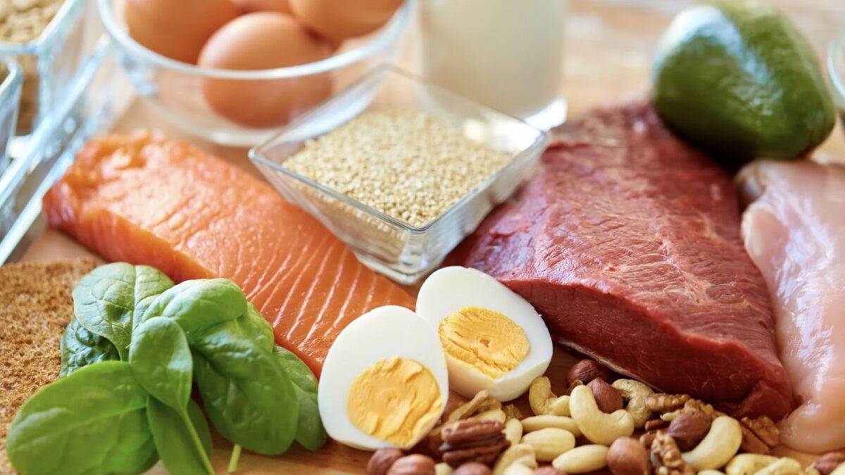 Proteinreiche Snacks und Getränke
